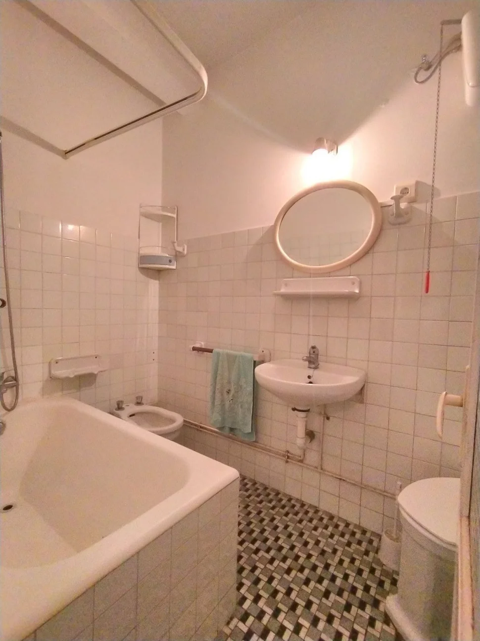 Se vende piso con balcon en ultramar para reformar