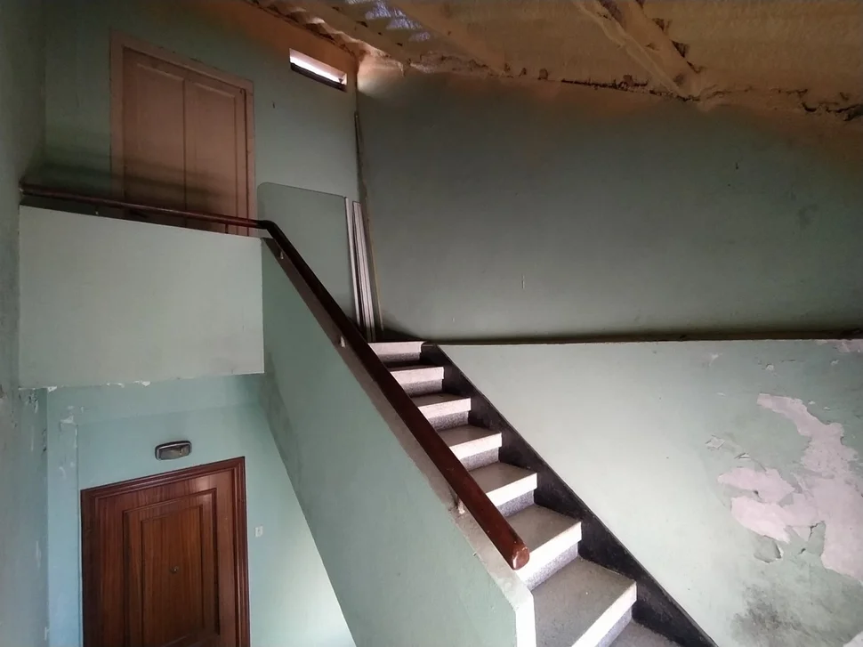 Se vende piso con balcon en ultramar para reformar