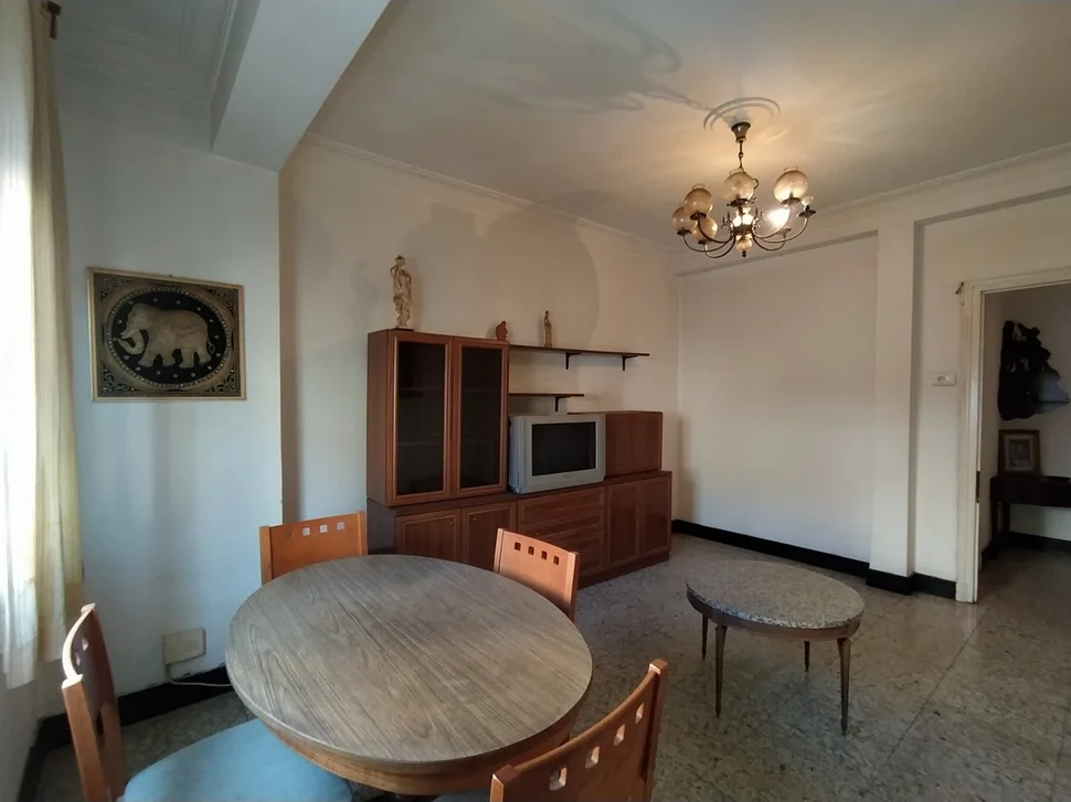 Se vende piso con balcon en ultramar para reformar