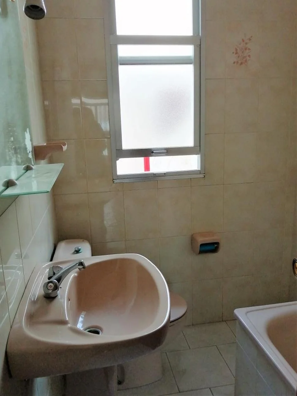 Se vende casa de dos plantas en la gándara, narón