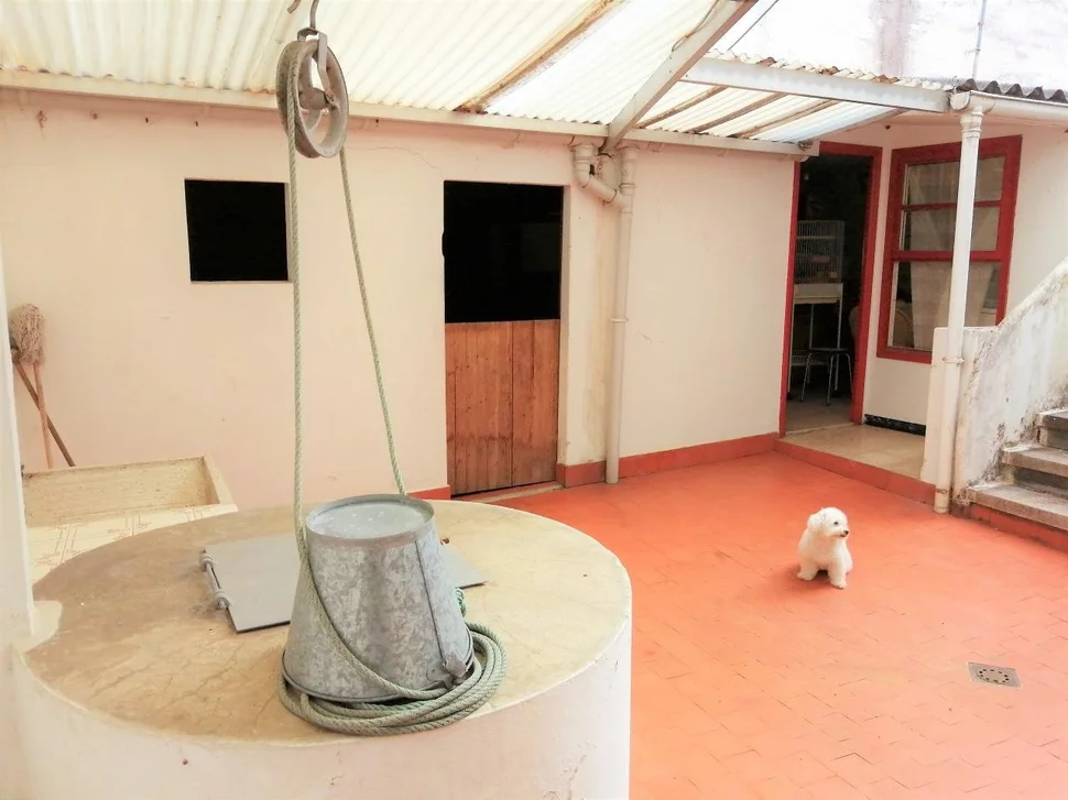 Se vende casa de dos plantas en la gándara, narón