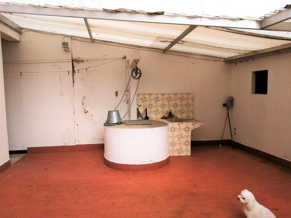 Se vende casa de dos plantas en la gándara, narón