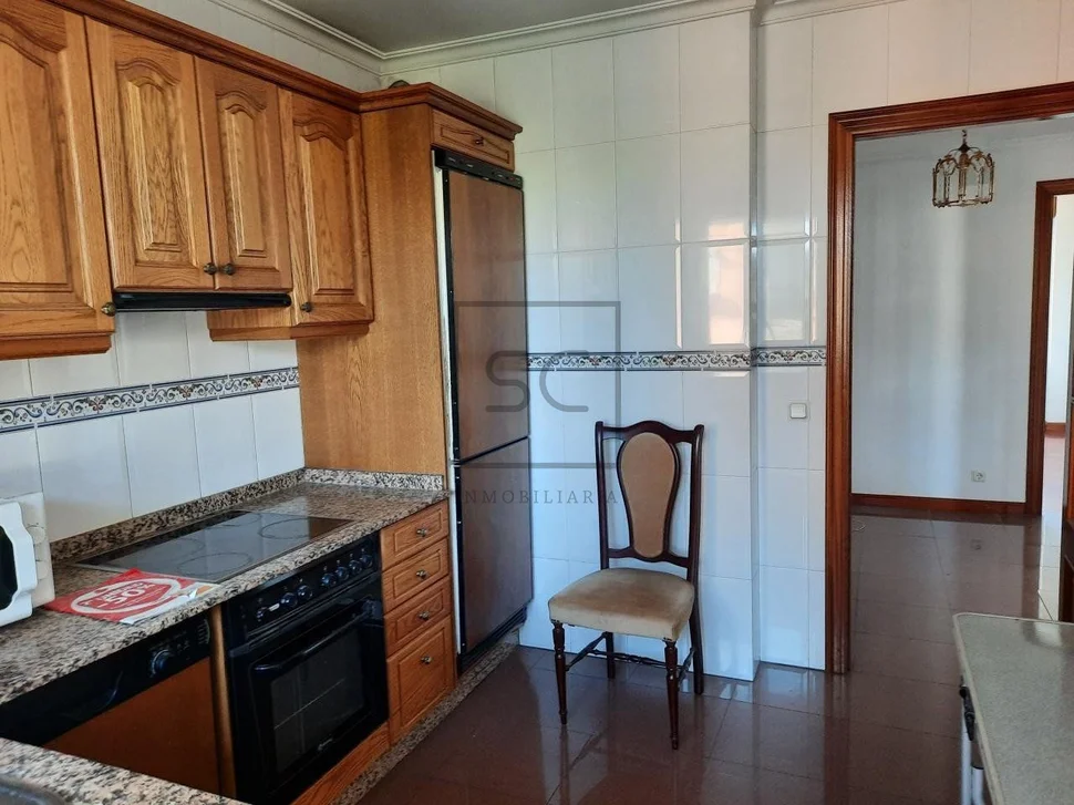 Piso 4 habitaciones con ascensor y garaje opciona en la zana ultramar, ferrol