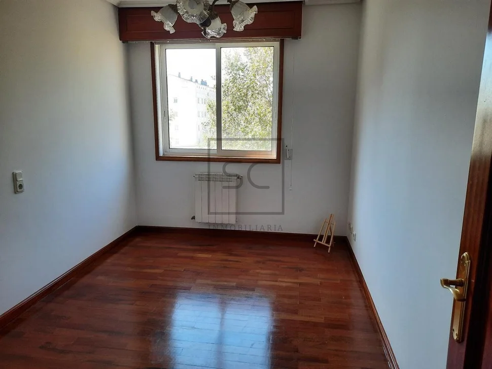 Piso 4 habitaciones con ascensor y garaje opciona en la zana ultramar, ferrol