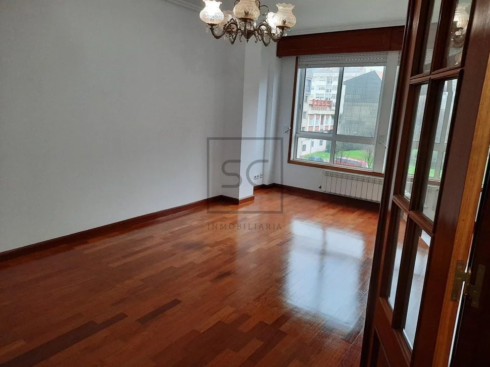 Piso 4 habitaciones con ascensor y garaje opciona en la zana ultramar, ferrol