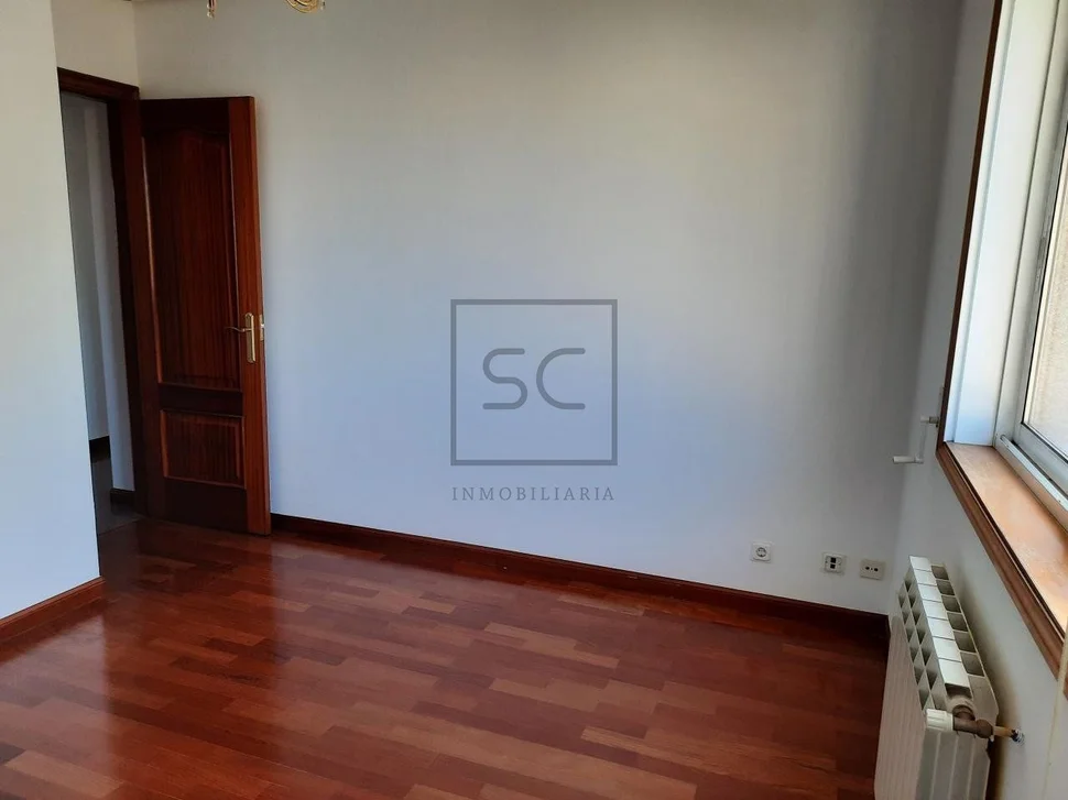 Piso 4 habitaciones con ascensor y garaje opciona en la zana ultramar, ferrol