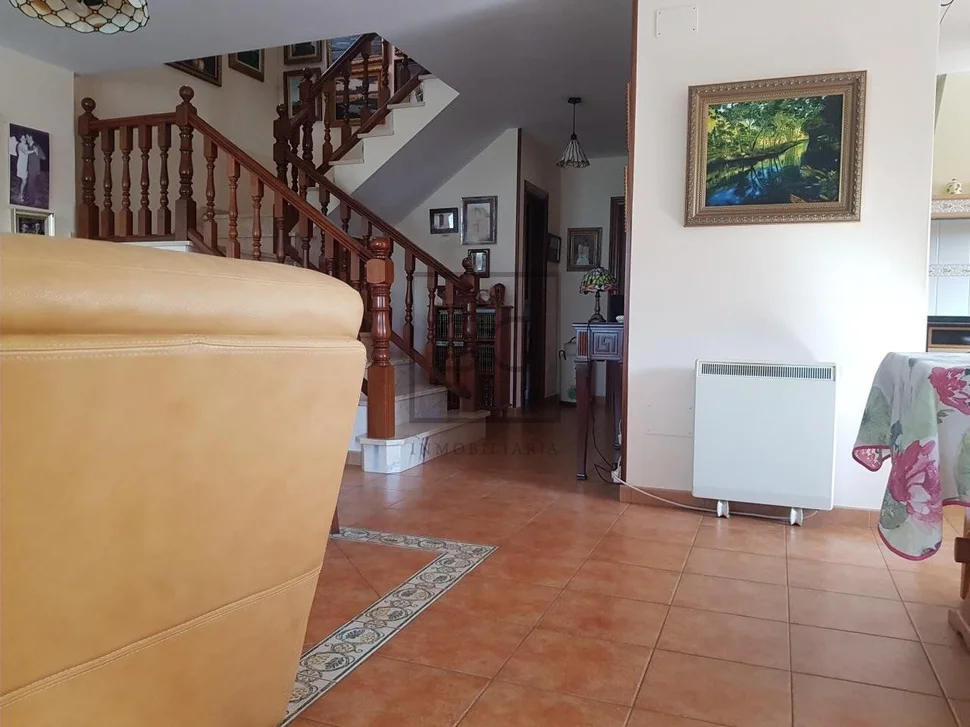 Casa con finca, bodega y piscina, en redes, ares