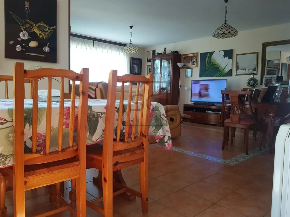 Casa con finca, bodega y piscina, en redes, ares