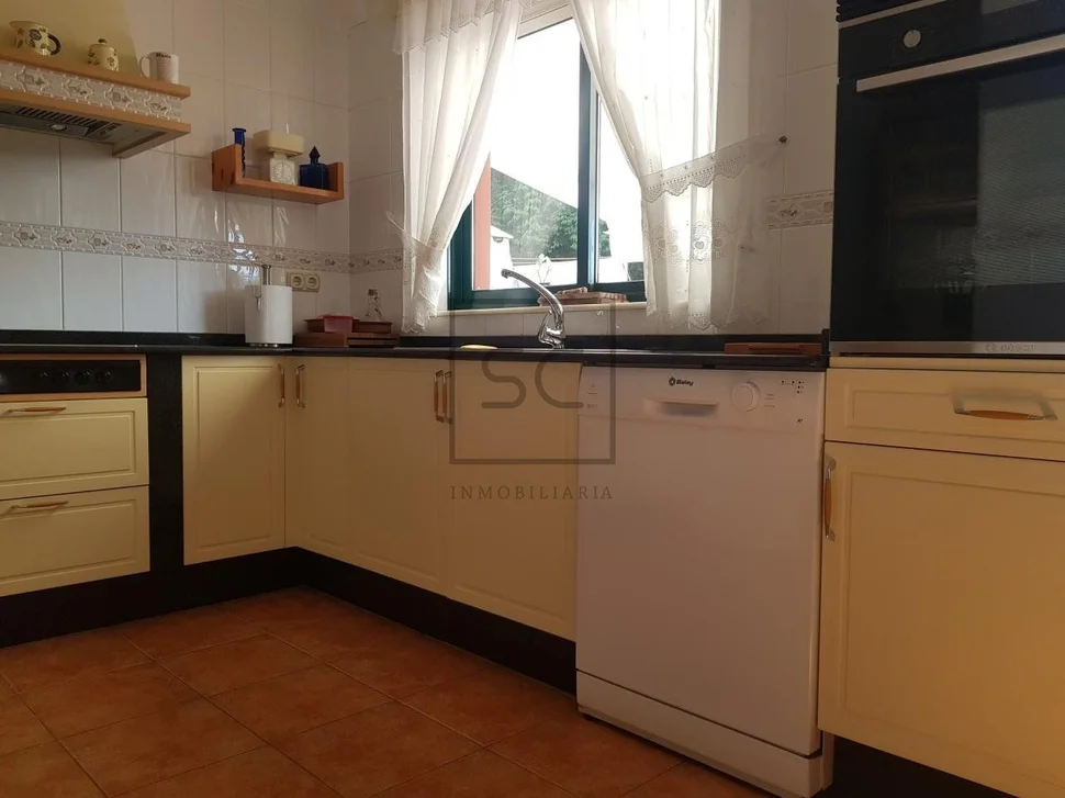 Casa con finca, bodega y piscina, en redes, ares