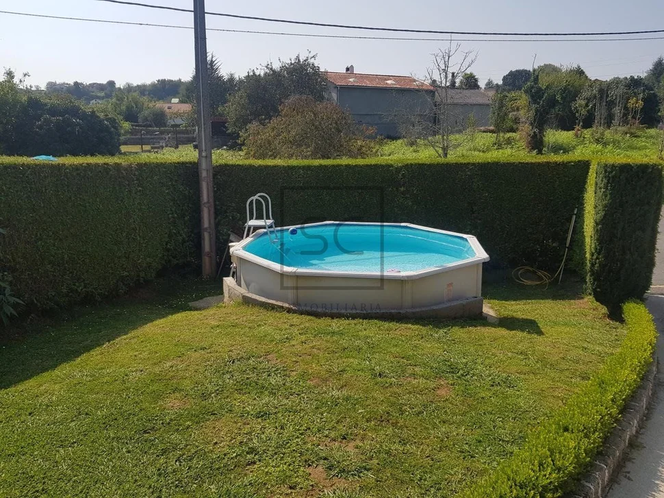 Casa con finca, bodega y piscina, en redes, ares