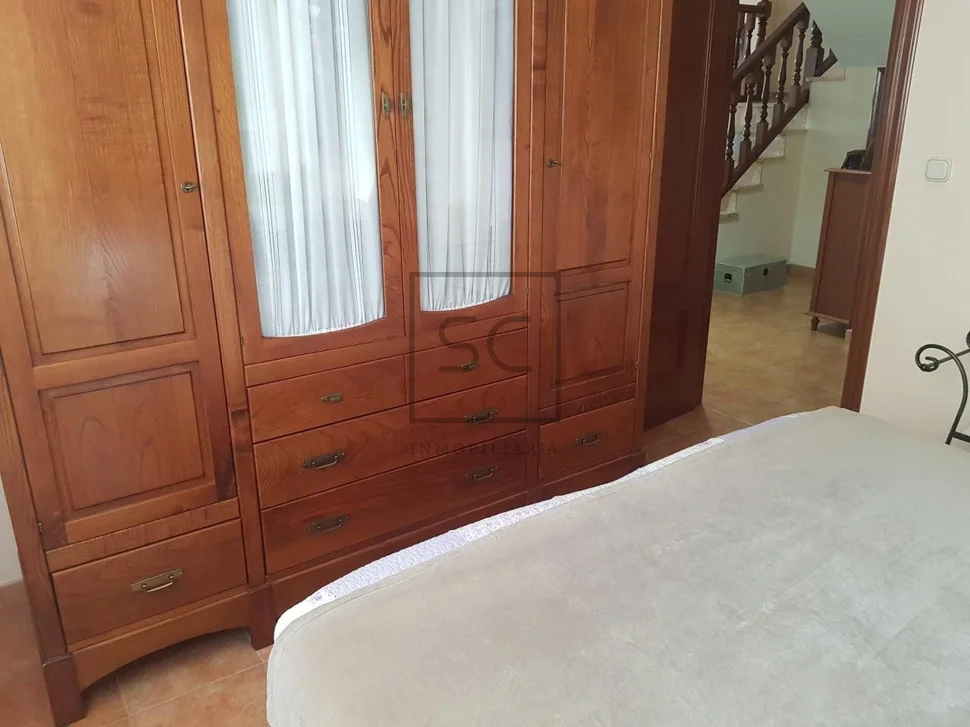 Casa con finca, bodega y piscina, en redes, ares