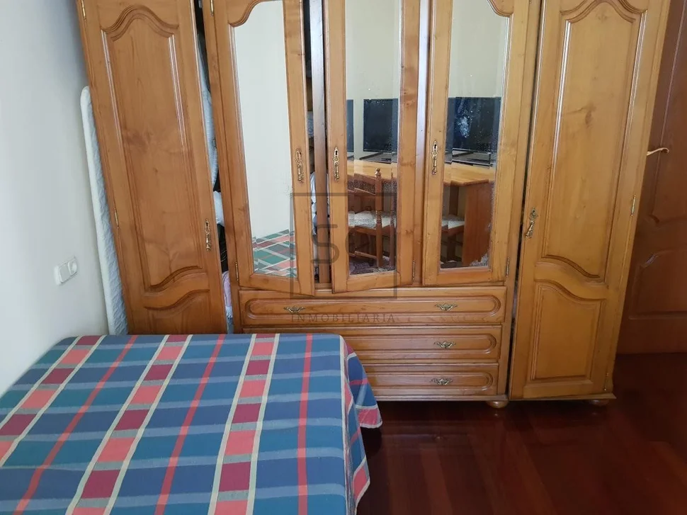 Casa con finca, bodega y piscina, en redes, ares