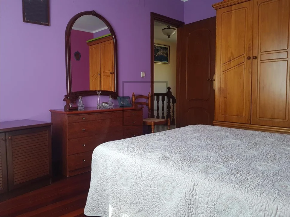 Casa con finca, bodega y piscina, en redes, ares