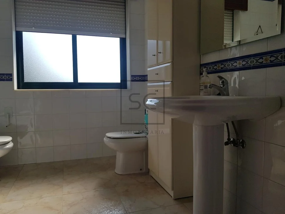 Casa con finca, bodega y piscina, en redes, ares