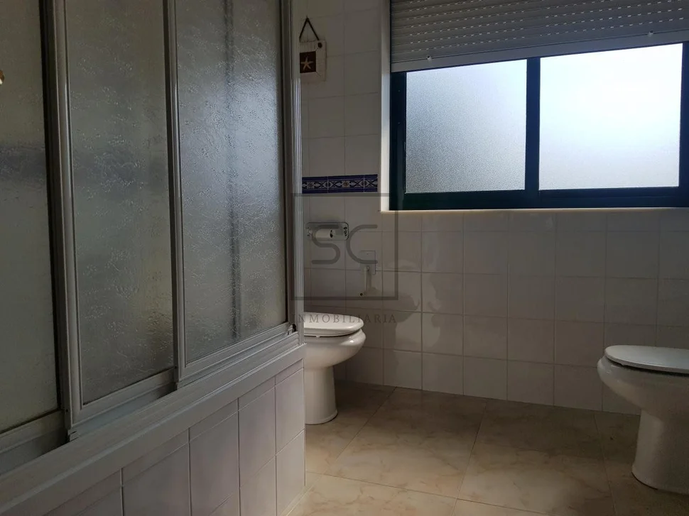 Casa con finca, bodega y piscina, en redes, ares