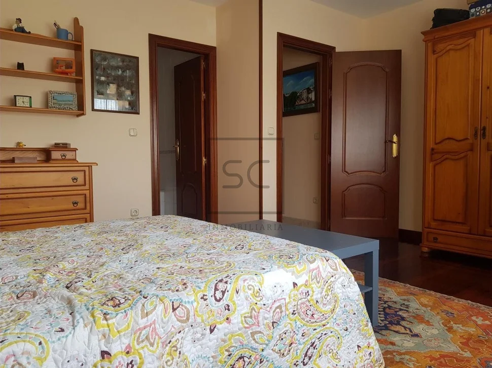 Casa con finca, bodega y piscina, en redes, ares