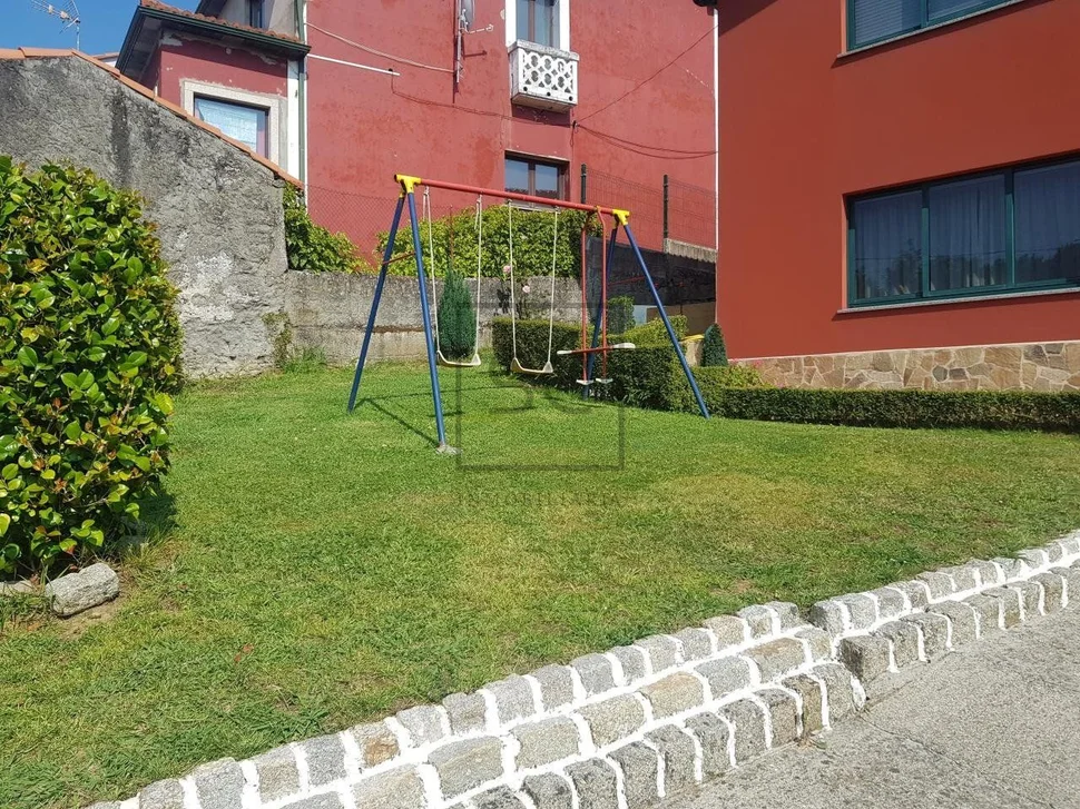 Casa con finca, bodega y piscina, en redes, ares