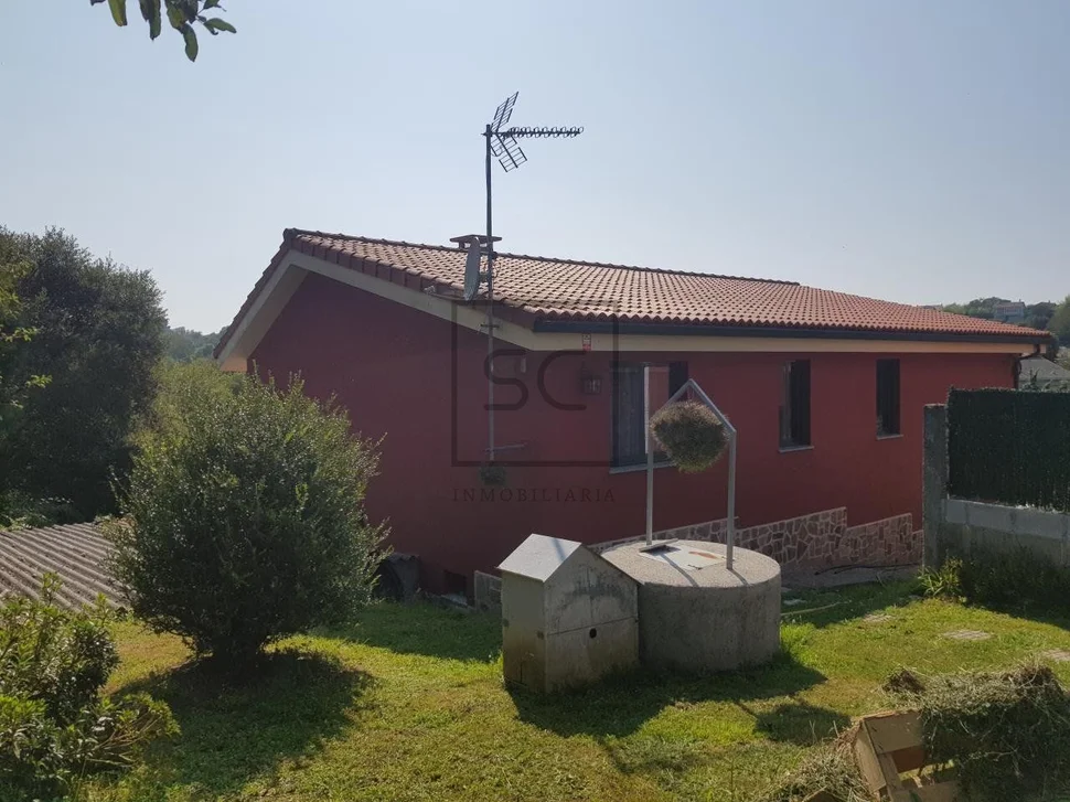 Casa con finca, bodega y piscina, en redes, ares