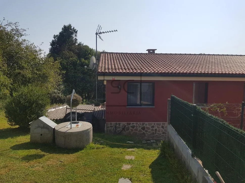 Casa con finca, bodega y piscina, en redes, ares