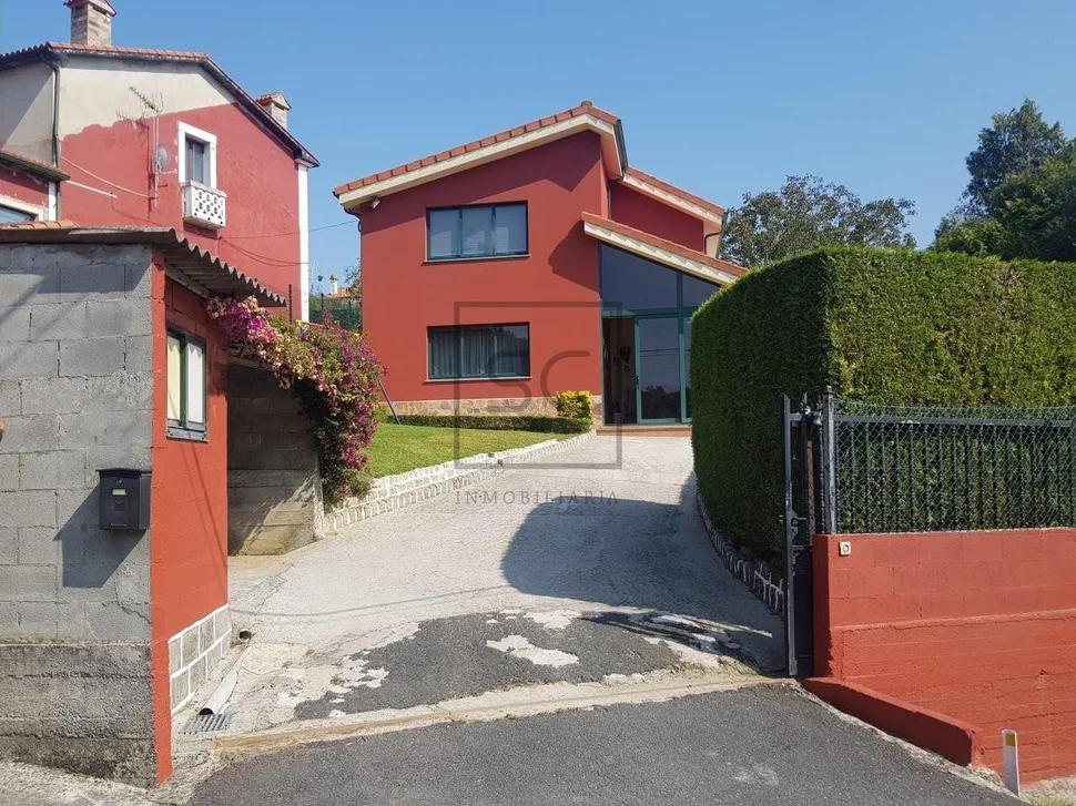 Casa con finca, bodega y piscina, en redes, ares