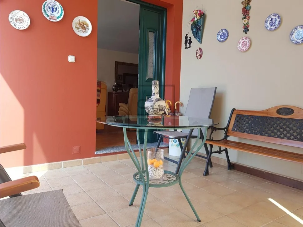 Casa con finca, bodega y piscina, en redes, ares