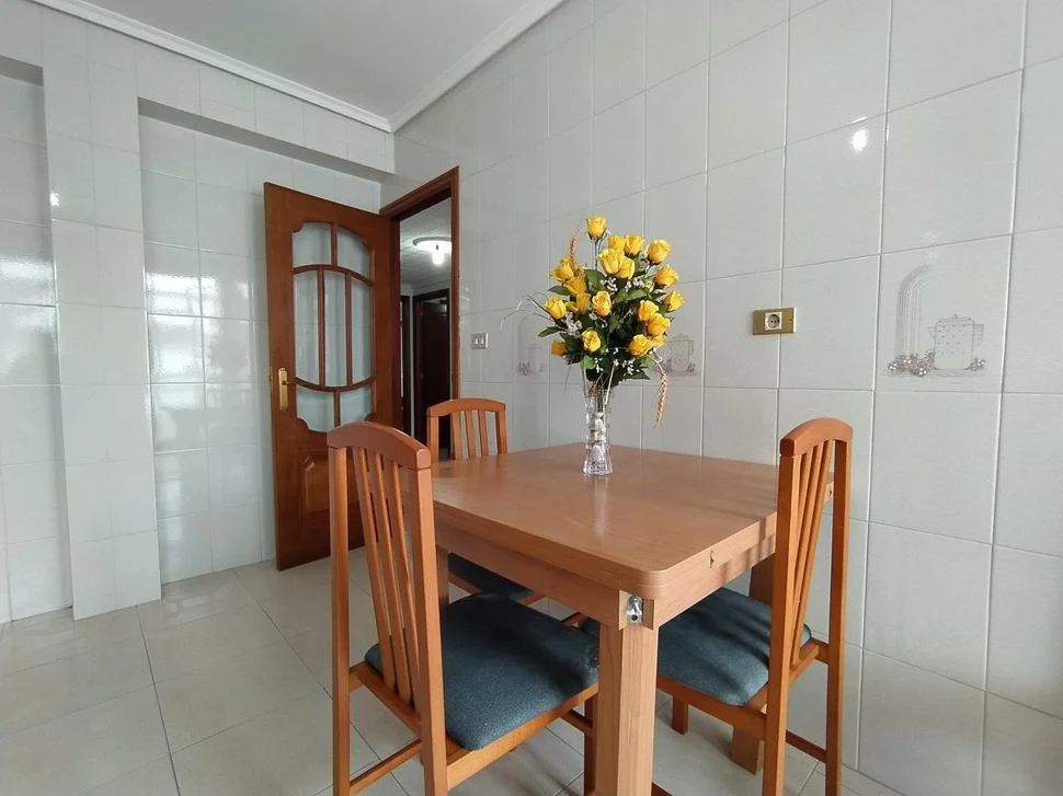 Se vende piso con terraza y trastero en santa cecilia, narón