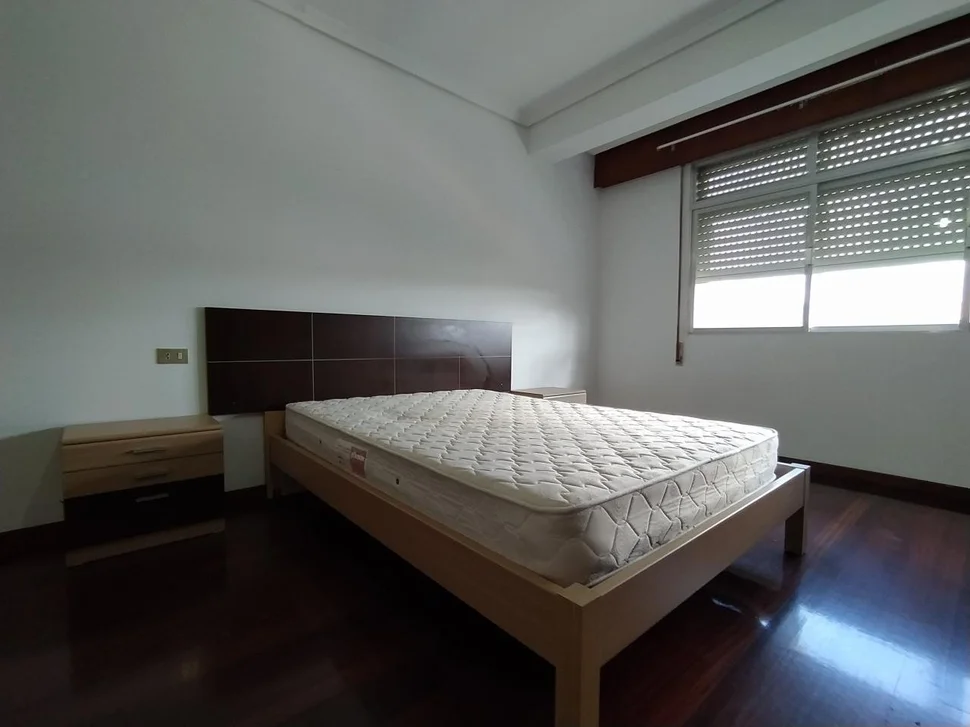 Se vende piso con terraza y trastero en santa cecilia, narón