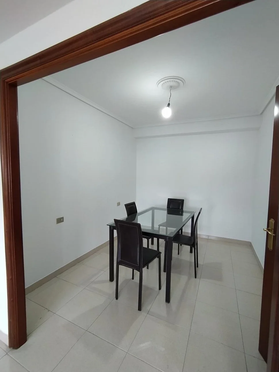 Se vende piso con terraza y trastero en santa cecilia, narón