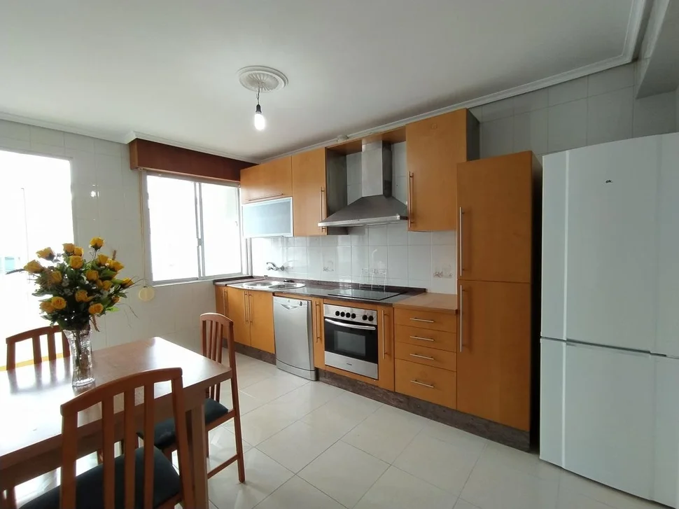 Se vende piso con terraza y trastero en santa cecilia, narón