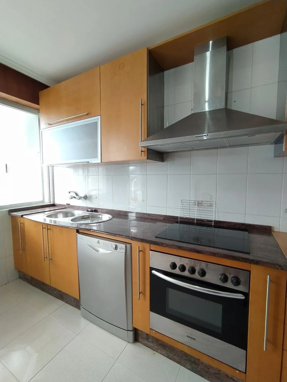 Se vende piso con terraza y trastero en santa cecilia, narón