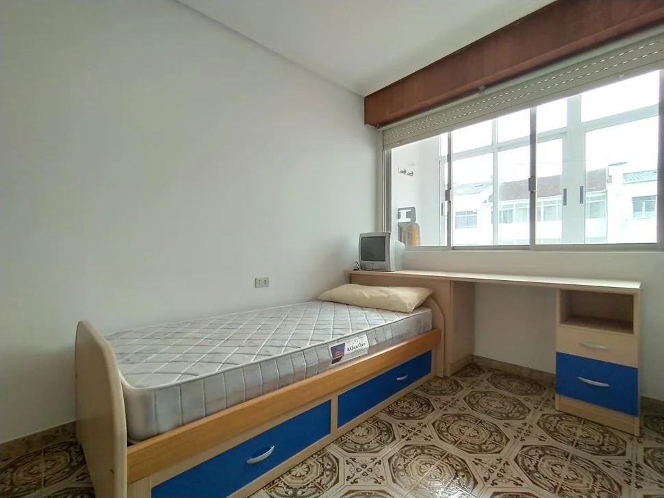 Se vende piso con terraza en santa cecilia