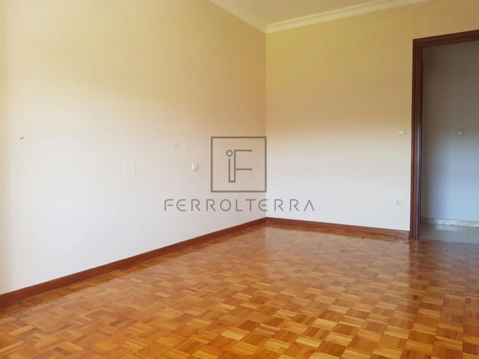 Precioso piso tercero en o ponto, narón