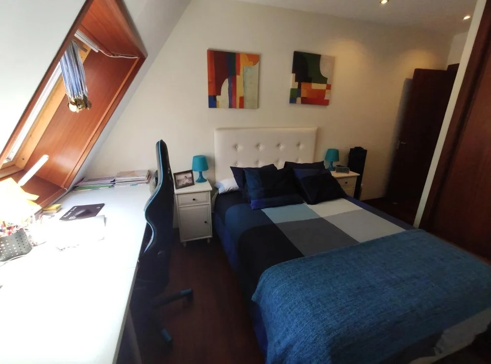 Se vende bonito atico duplex en naron