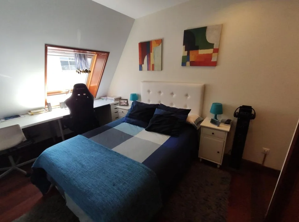 Se vende bonito atico duplex en naron