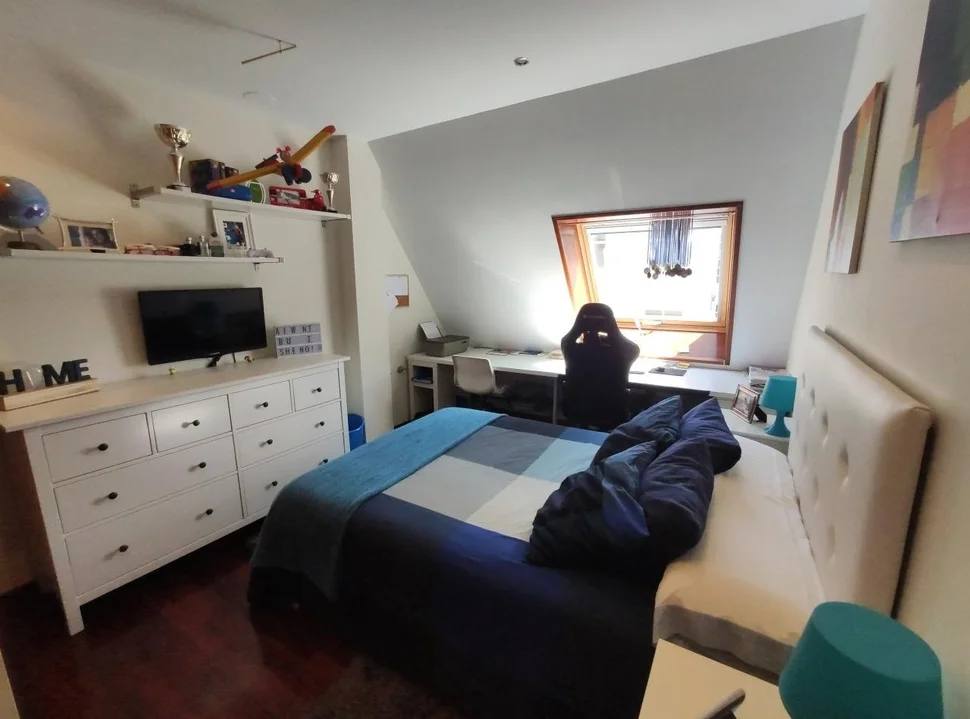 Se vende bonito atico duplex en naron