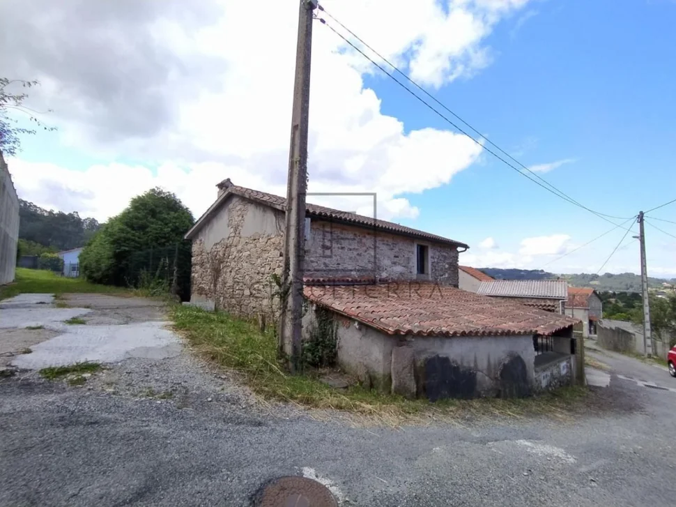 Inmueble #c000228 para vender en fene, sillobre