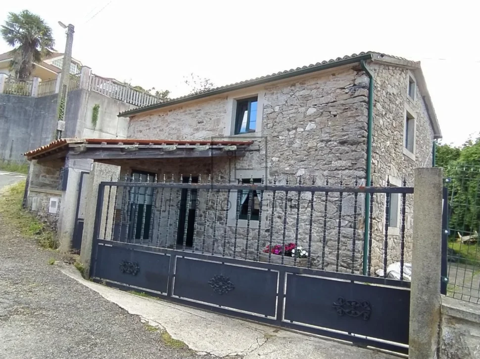 Inmueble #c000228 para vender en fene, sillobre