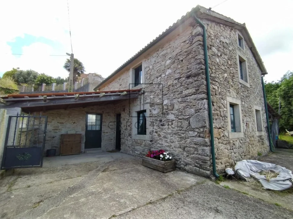 Inmueble #c000228 para vender en fene, sillobre