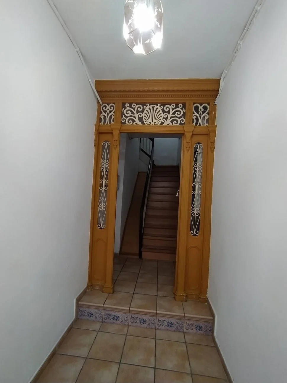 Se alquila ático con terraza