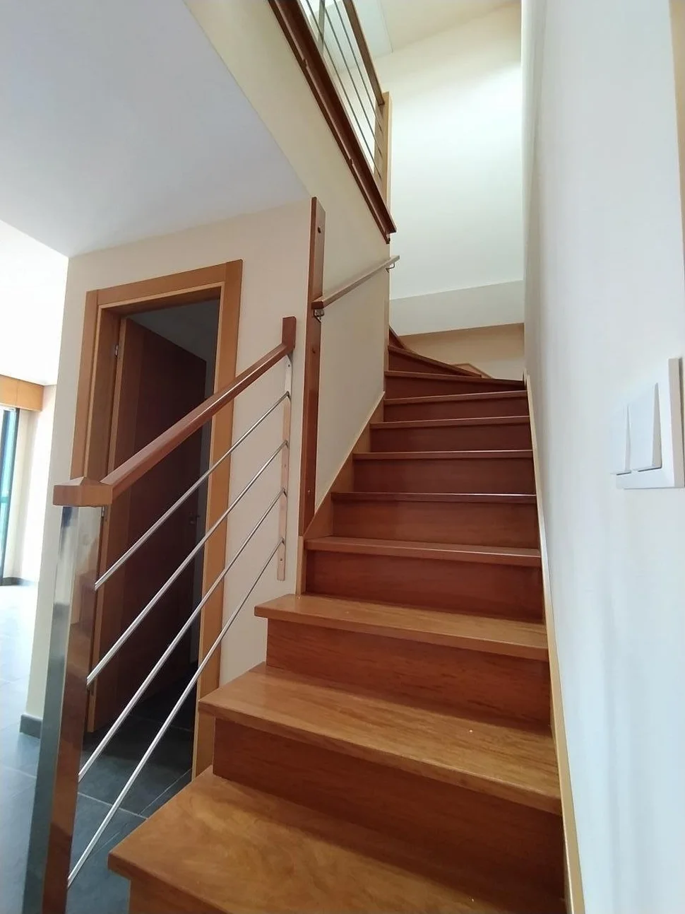 Se vende dúplex con terraza portanova