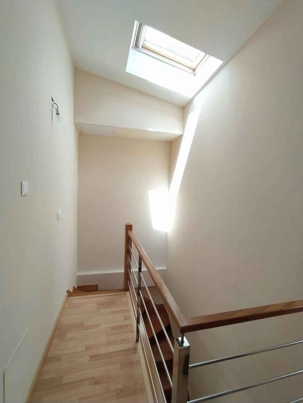 Se vende dúplex con terraza portanova