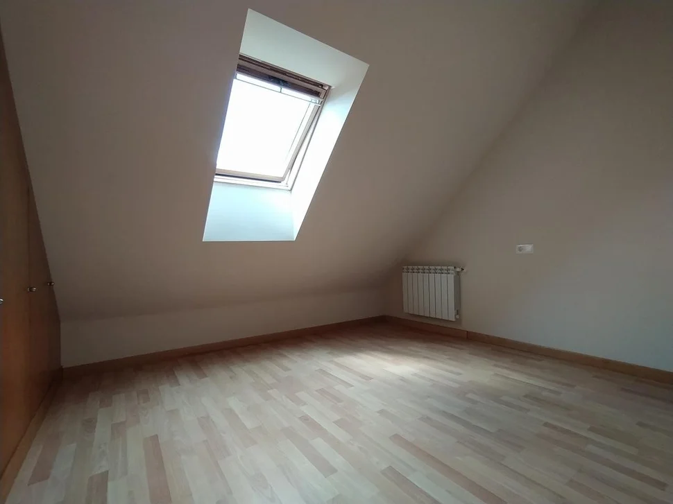 Se vende dúplex con terraza portanova