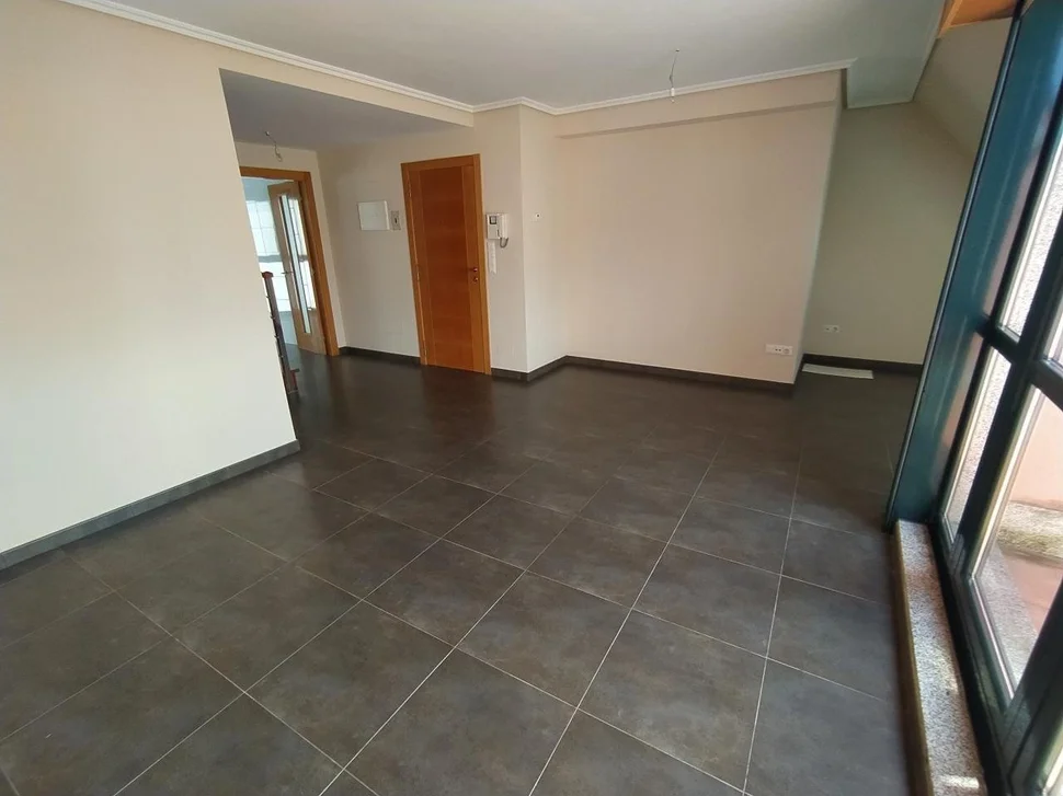 Se vende dúplex con terraza portanova