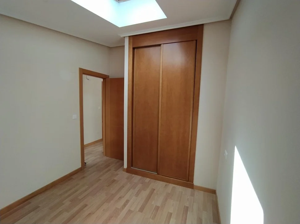 Se vende dúplex con terraza portanova