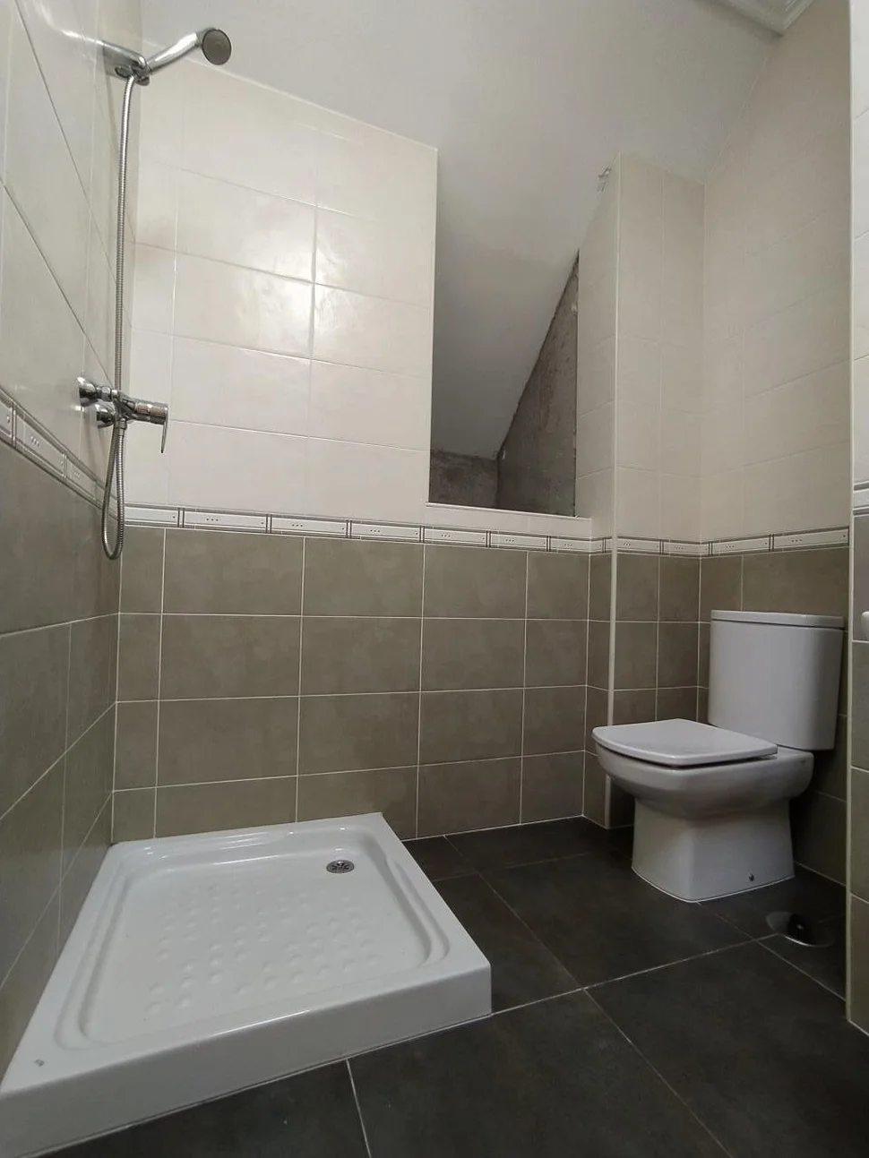 Se vende dúplex con terraza portanova