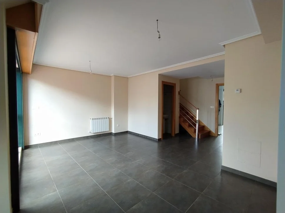 Se vende dúplex con terraza portanova