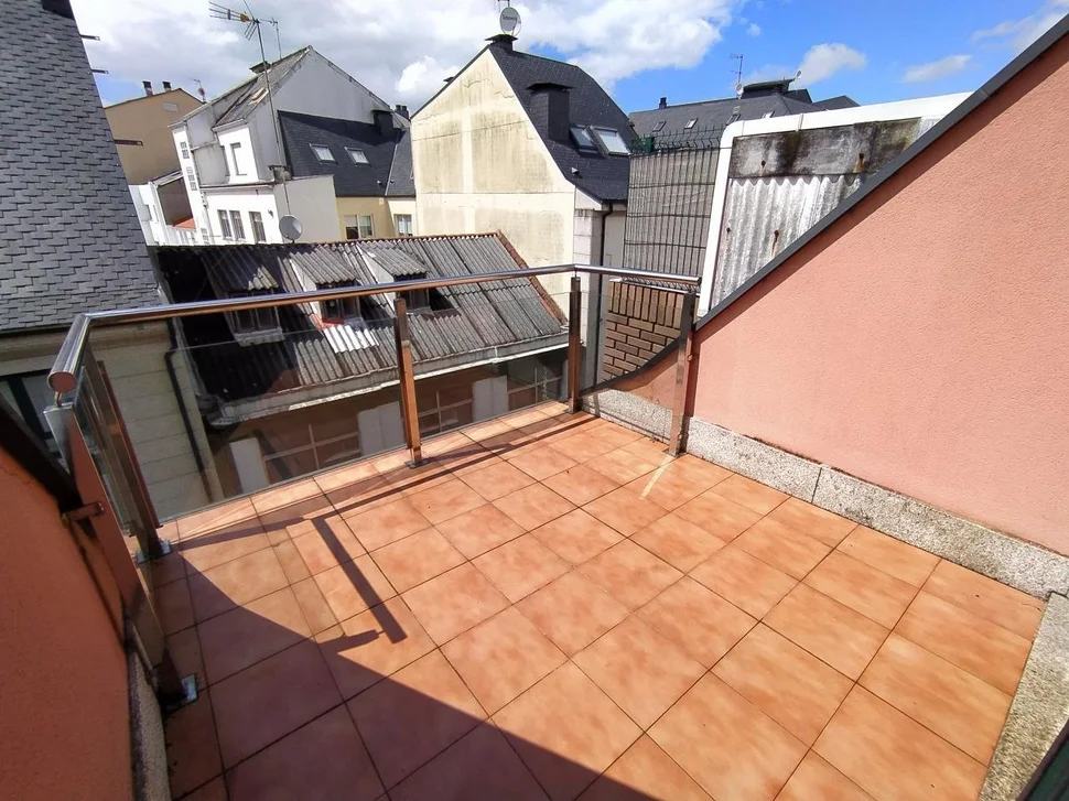 Se vende dúplex con terraza portanova