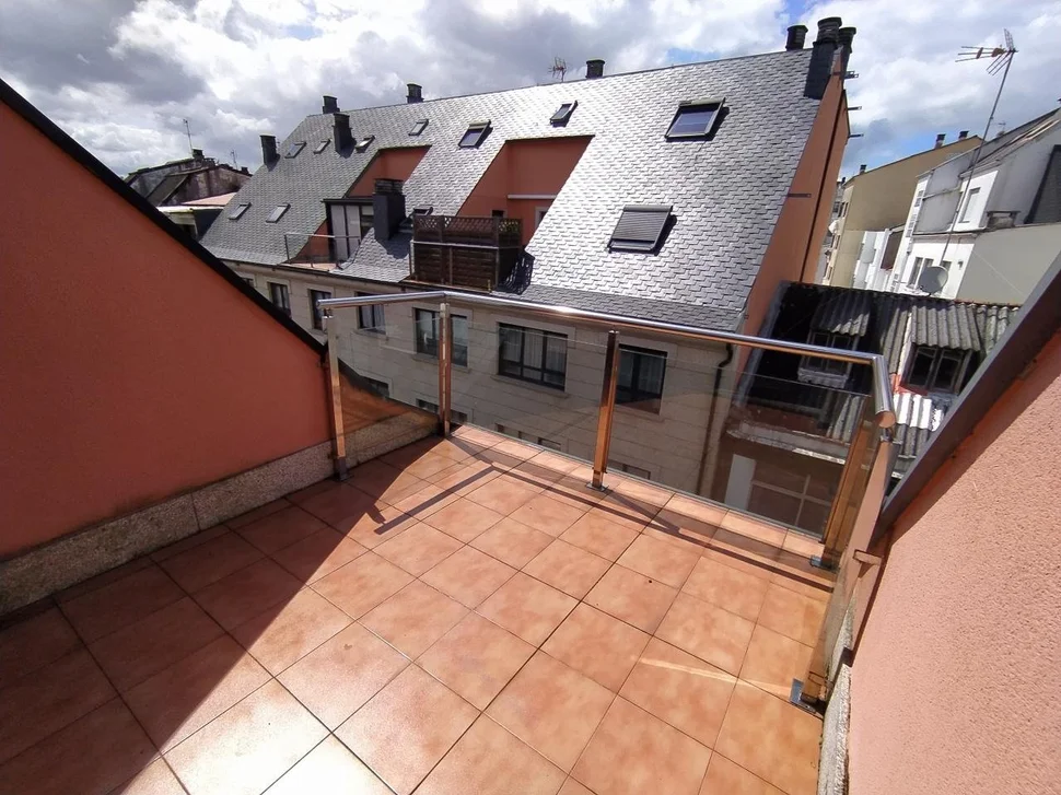 Se vende dúplex con terraza portanova