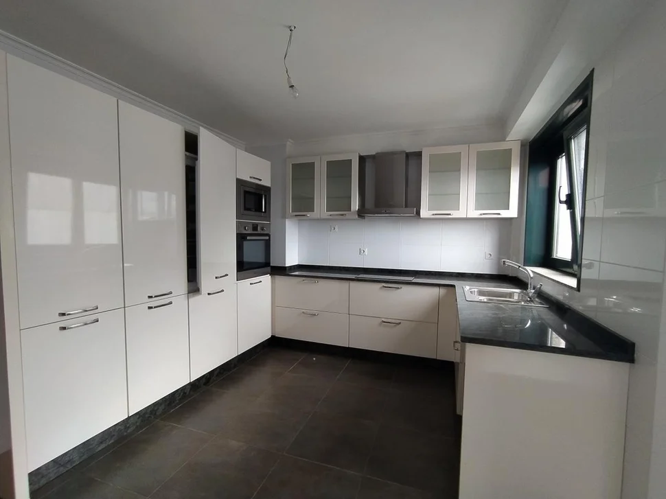Se vende dúplex con terraza portanova