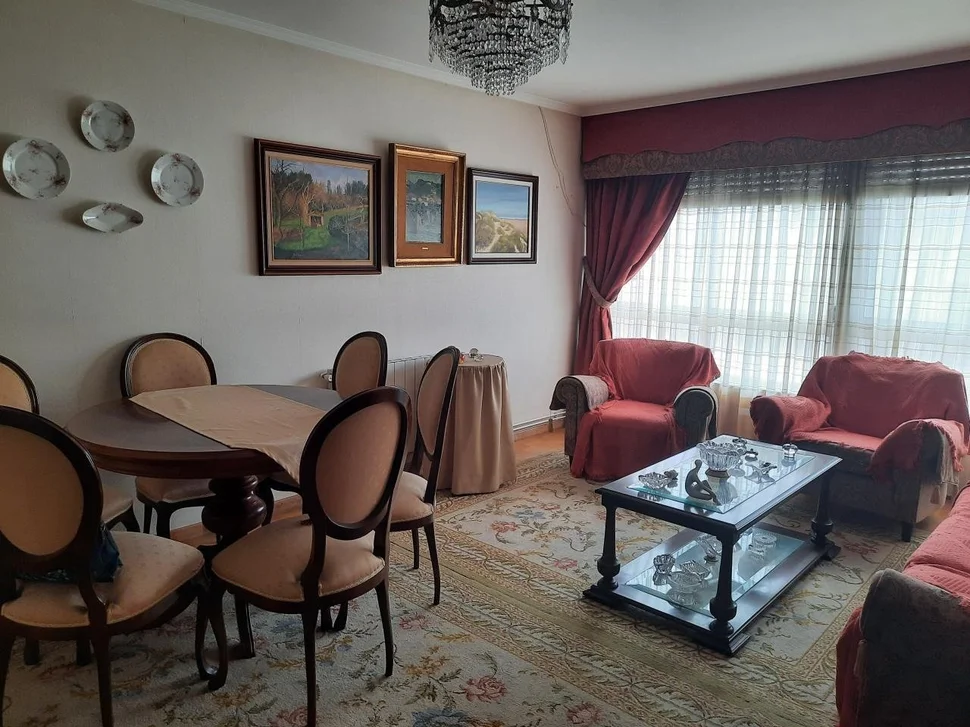 Piso con ascensor y garaje en el centro, ferrol